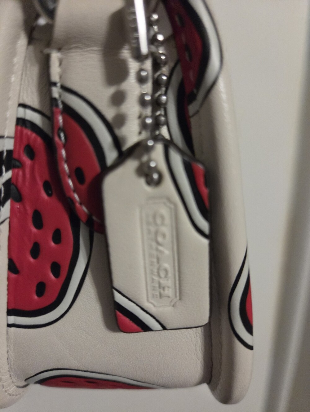 Coach Swinger Bag 20 With Strawberry Print CT881. Glove Tanned Leather Chalk - Picture 3 of 9